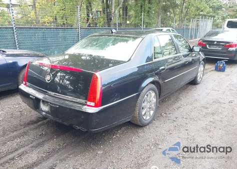 2010 Cadillac Dts Premium Collection z USA, uszkodzony, nr VIN 1G6KH5EY1AU112834